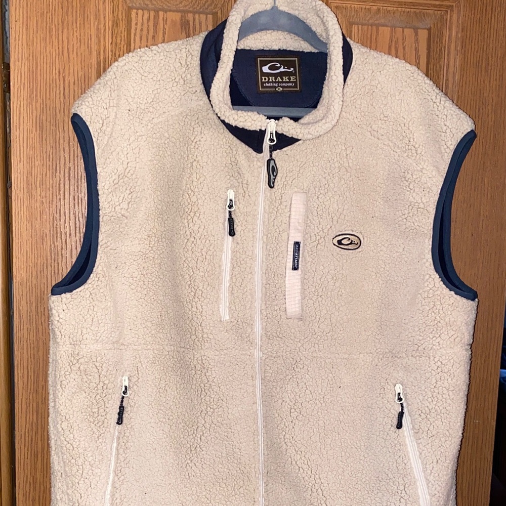 Mens XL Drake Waterfowl Sherpa Fleece Layering Vest EUC Beige/lt tan